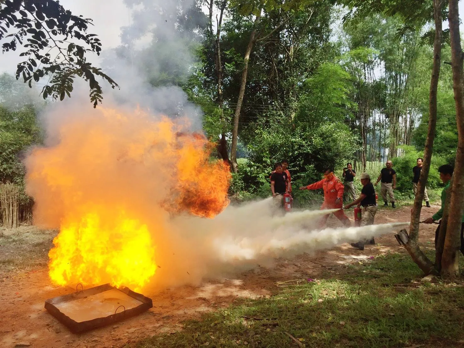 อบต.ซับสมบูรณ์ หนองรี ลำสนธิ จ.ลพบุรี - อบรม อปพร. ที่ผึ้งหลวง แคมป์กราวด์ แก่งหินเพิง ปราจีนบุรี