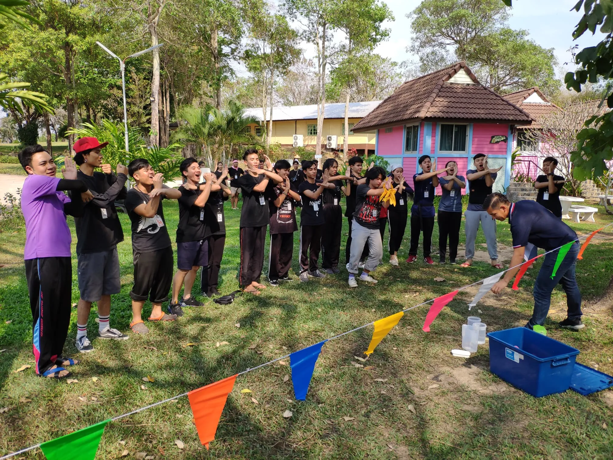 สถาบันบัณฑิตพัฒนศิลป์ - ค่ายผู้นำต้านทุจริต ที่ผึ้งหลวง แคมป์กราวด์ แก่งหินเพิง ปราจีนบุรี