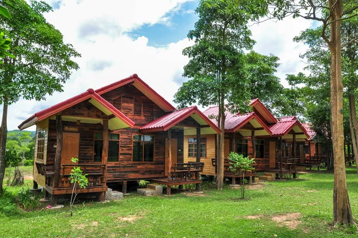 บ้านผึ้งไม้ บ้านไม้ทรงไทยประยุกต์ ผึ้งหลวง แคมป์กราวด์