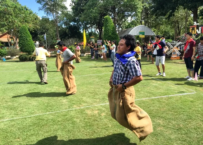 กิจกรรมเที่ยวในรีสอร์ท & Team Building — ผึ้งหลวง แคมป์กราวด์