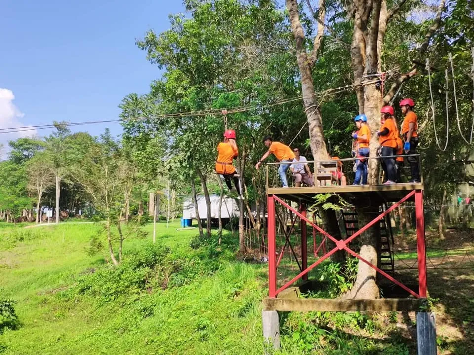 บจก.สิรภัทร & ปวริศา - Outing ฐานผจญภัย ที่ผึ้งหลวง แคมป์กราวด์ แก่งหินเพิง ปราจีนบุรี