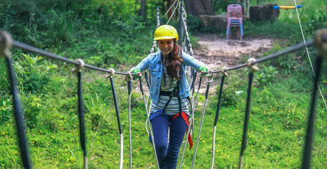 ปีนป่ายโรยตัว Treetop สะพานเชือก 7 ฐานผจญภัย