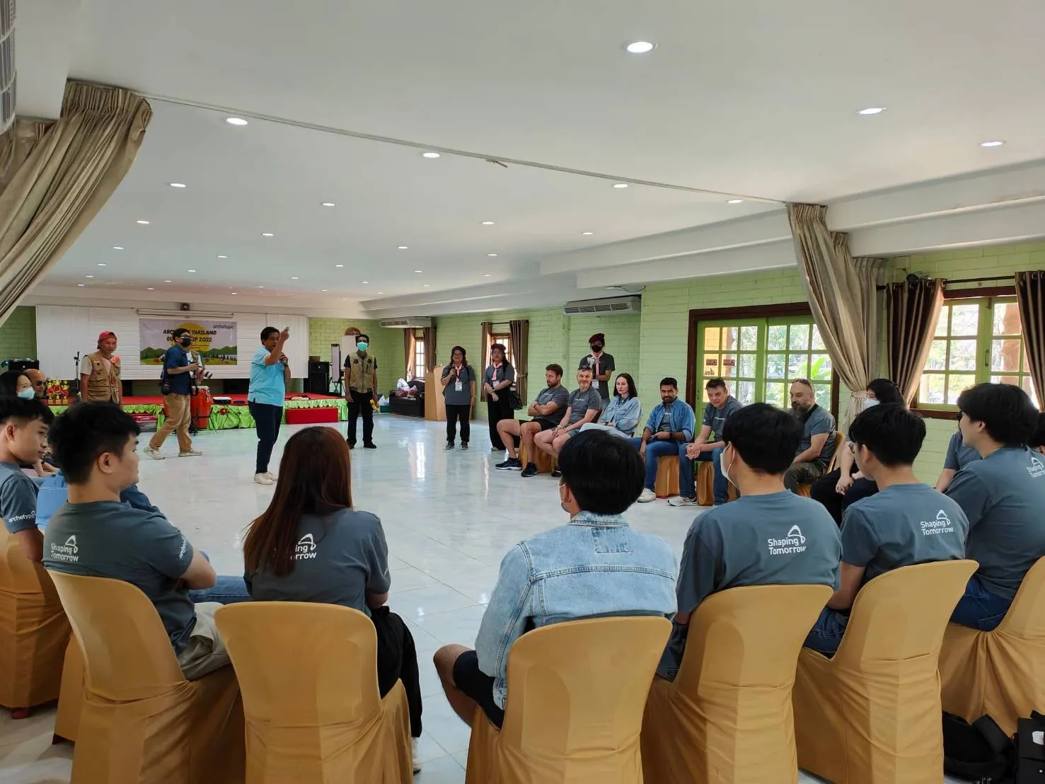 ห้องประชุมสัมมนา 150 ที่นั่ง อุปกรณ์ครบ — ผึ้งหลวง แคมป์กราวด์